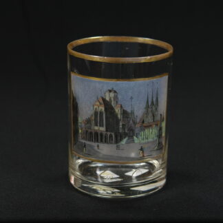 Glas, vermutlich S. Mohn Schule, um 1810, zylindrische Form, Darstellung des Doms zu Erfurt mit Figurenstaffage, ausgesprochen feine, detailgetreue Glasmalerei, beschriftet: "Der Dom zu Erfurt". H : 11 cm, www.beyreuther.de