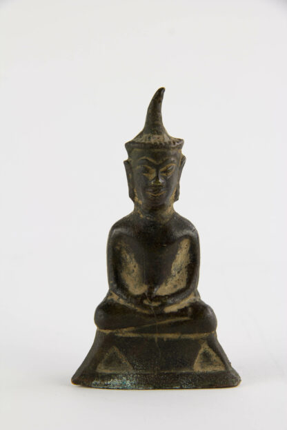 Kleine Figur, Ostasien, 18./19. Jh., Buddha, wohl Ausgrabung, Gebrauchsspuren. H: 6 cm, www.beyreuther.de