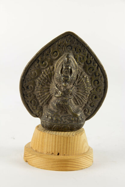 Bronze, wohl Nepal, 20. Jh., Darstellung des Ekavira-Vajrabhairava, Bronze, Hohlguss, umgeben von einer Mandorla, Gebrauchsspuren. H: 9 cm, www.beyreuther.de