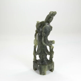 Figur, China, 20. Jh., Jade, Frau, Gebrauchsspuren, unbeschädigt. H: 21 cm, www.beyreuther.de