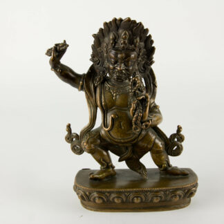 Bronzefigur, Tibet, um 1900 oder älter, Vajrapāṇi, eine der ersten Bodhisattvas im Mahayana Buddhismus. Er ist der Beschützer und Führer des Gautama Buddha und symbolisiert die Kraft Buddhas, sehr feine Ausarbeitung mit minimalen Resten einer Versilberung, Vergoldung und roter Bemalung, Mandorla fehlt, Sockel verschlossen, Gebrauchsspuren. H: 24 cm, Figure, Tibet, bronze, about 1900 or older, Vajrapāṇi is one of the earliest-appearing bodhisattvas in Mahayana Buddhism. He is the protector and guide of Gautama Buddha and rose to symbolize the Buddha's power, very fine worked, used, www.beyreuther.de