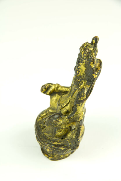 Kleine Figur, wohl Tibet, 17. Jh., Bronze, Jambhala, Gott des Reichtums, mit Goldlack überzogen, schöne Patina, H: 8 cm.