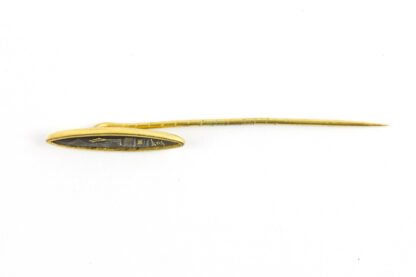 Krawattennadel, 20. Jh., vergoldet, ellipsenförmige, japanische Eisenarbeit mit Silber und Gold ausgelegt. L: 6 cm.