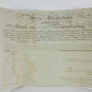 Bestallungsurkunde, Oktober 1814, für Ernst Wilhelm Baumbach zum "Staabs Hauptmann", vorgedruckte- und handgeschriebene Urkunde mit den Unterschriften des Königs von Württemberg, des Herzogs von Württemberg und des Generalmajors von Beulwitz, guter Zustand, Faltspuren. 37 cm x 51 cm.