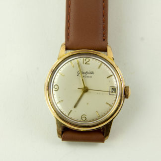 Taschenuhr, Glashütte, Mitte 20. Jh., Zifferblatt bezeichnet mit Glashütte, 17 Rubis, Datumsanzeige, Rückseite Stahlboden, bezeichnet EDELSTAHLBODEN WASSERGESCHÜTZT, Nr. 273623, Gebrauchs- und Tragespuren, komplett vom Uhrmacher überholt, neues Leder-Armband.