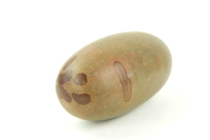 3 Shiva Lingam Steine, 20. Jh., Symbol des Phallus als Sinnbild des Shivas, unbeschädigt, 2x L: 20 cm, 1x L: 10 cm.