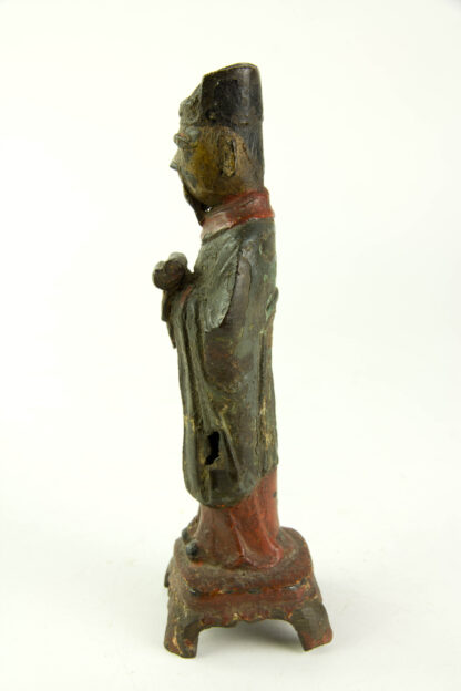 Figur, China, 17. Jh., Ming Dynastie, Bronze, Wenchang Wang (Wenchang Wang (文昌王), auch bekannt als Wenchang Dijun, ist ein Gott des Taoismus in der chinesischen Mythologie, der Gott der Kultur und Literatur), auf Sockel stehend, in den Händen eine Schriftrolle haltend, mit Resten einer Bemalung, Gebrauchsspuren, H: 15,5 cm.