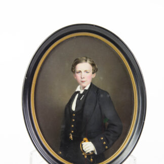 Miniatur, um 1860, unsigniert, Portrait von Alfred von Sachsen-Coburg-Gotha, (1844-1900), in Marineuniform als Midshipman, sehr feine Malerei, rückseitig Aufkleber aus Liverpool, B: 15 cm, H: 18,5 cm.